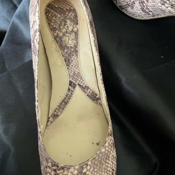 NATURALIZER~SNAKE SKIN PUMPS~8.5 - Picture 6 of 13